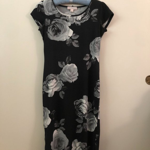 Timing Dress - Picture 1 of 5